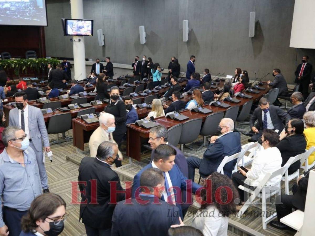 Diputados del PN y liberales no asisten a entrega de premios a periodistas