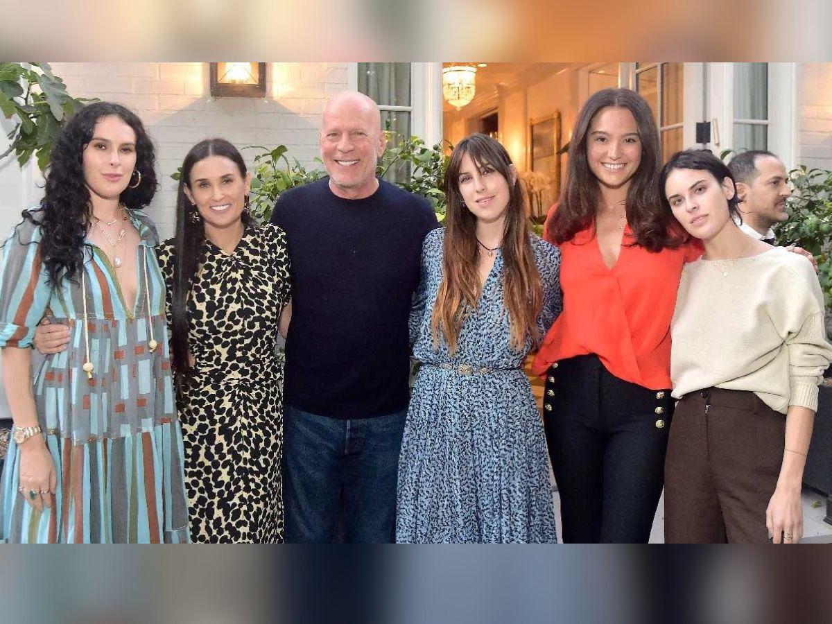 La pareja, que comparte tres hijas: Rumor, Scout y Tallulah, ha mantenido una sorprendente cercanía a lo largo de los años, incluso después de su divorcio.