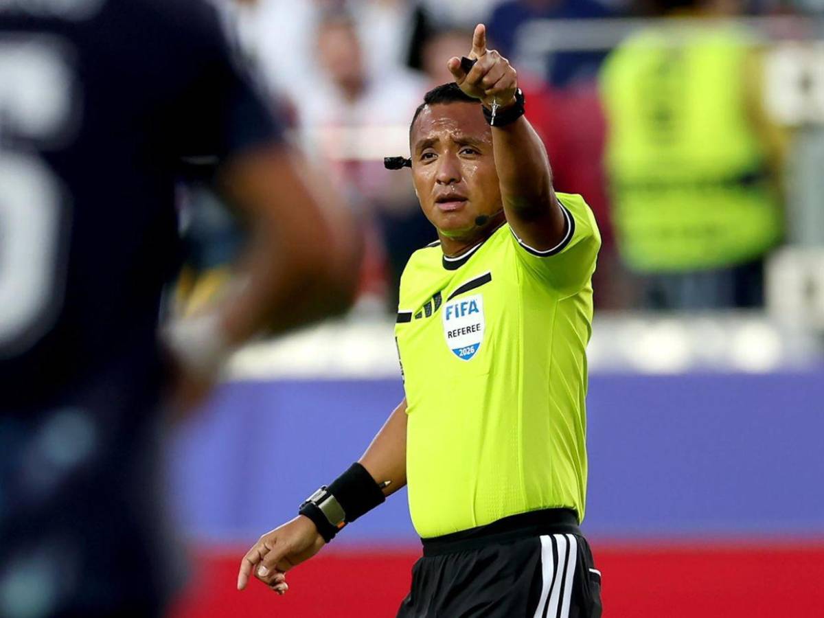 Expulsan del Mundial 2026 a periodista que criticó a árbitro centroamericano y la FIFA