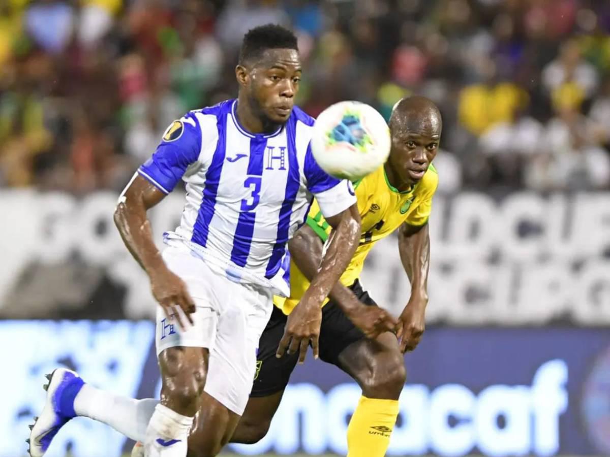 Acompaña a su hijo y a esto se dedica: La nueva vida de Maynor Figueroa en Inglaterra