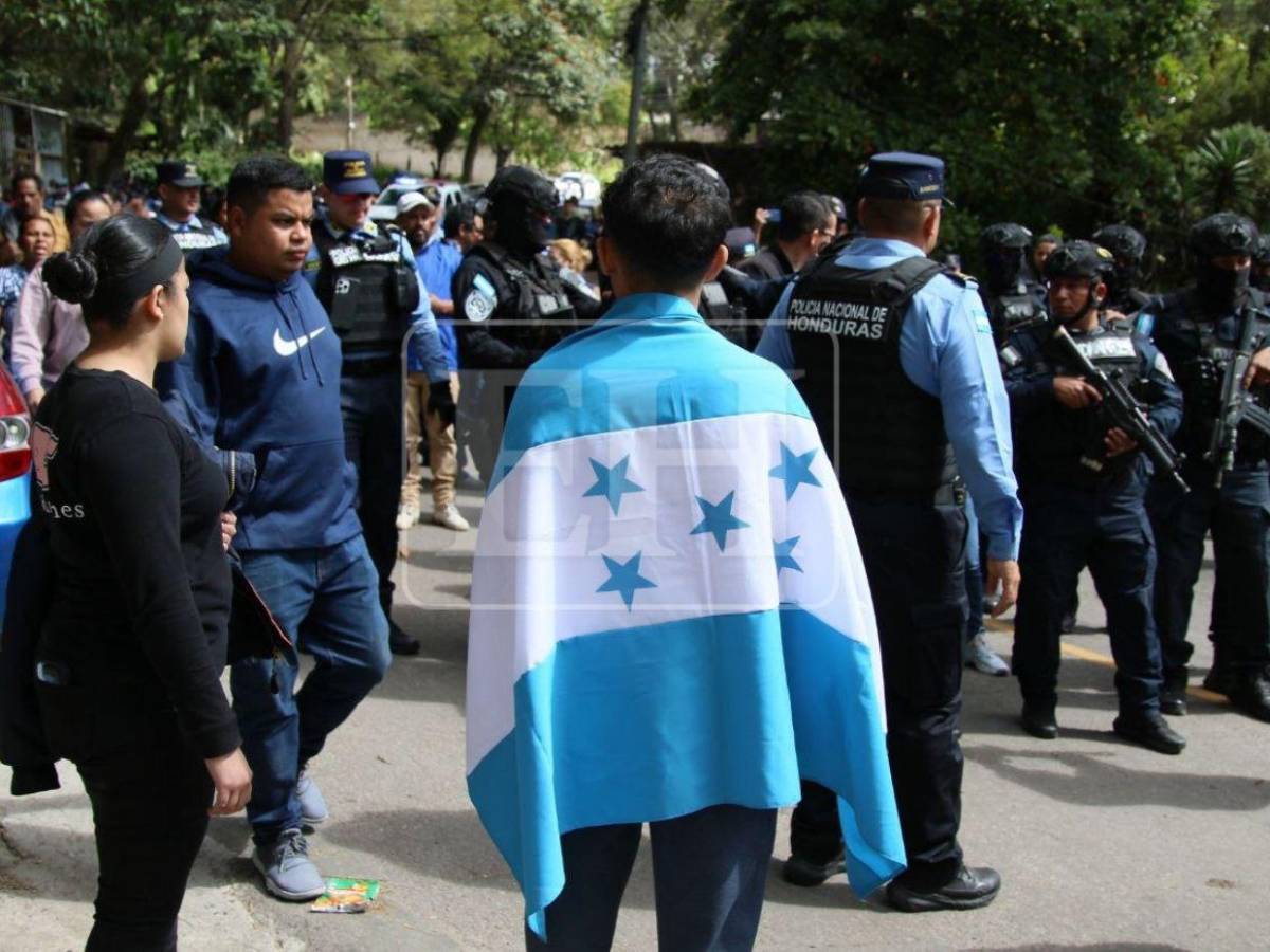 Autoridades frenan desalojo en la colonia Las Crucitas, El Picacho