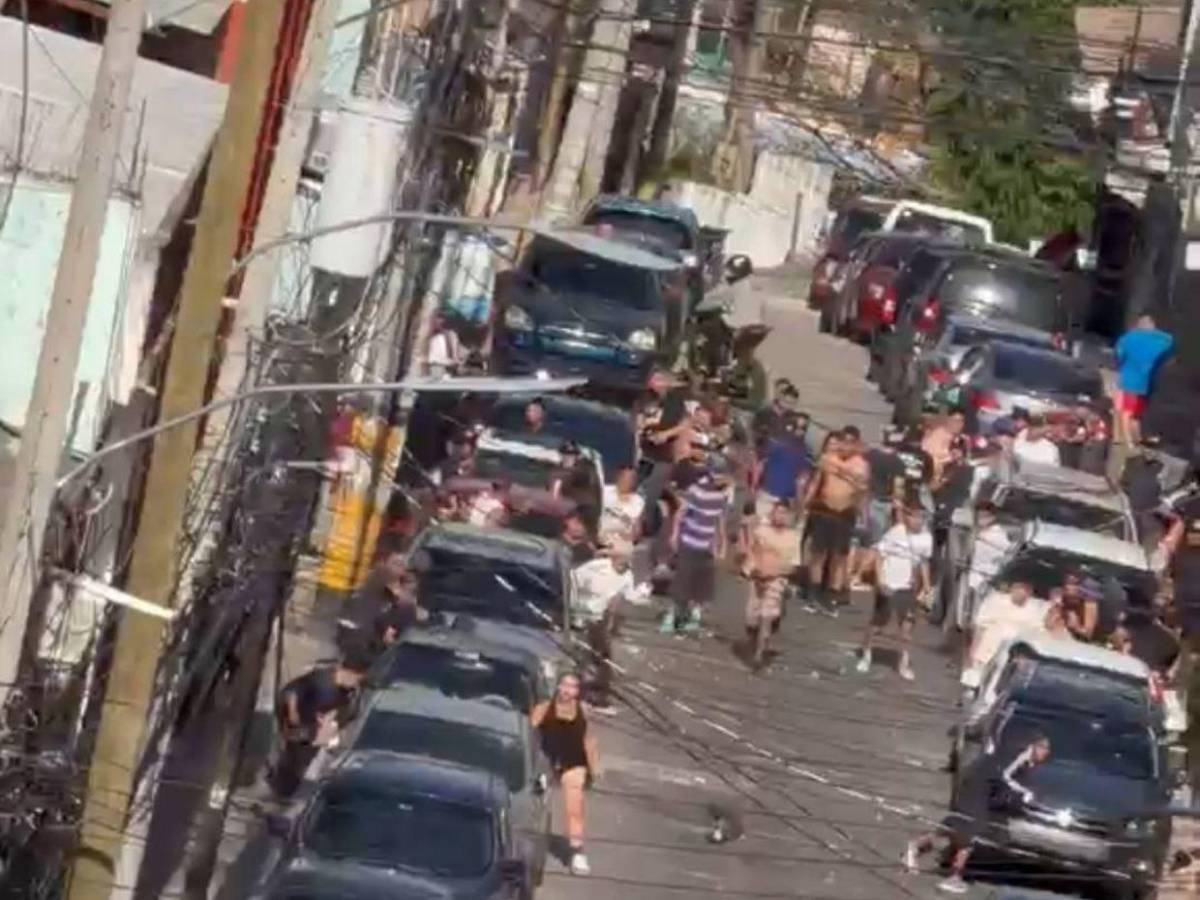 Policía busca a responsables de disturbios en alrededores del Estadio Nacional