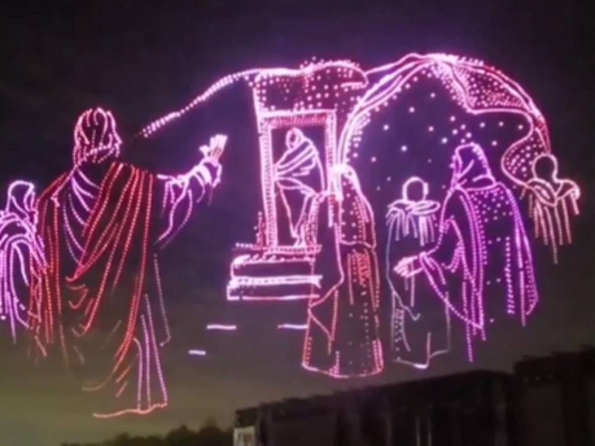 EN FOTOS: 10,000 drones recrearon la pasión de Cristo en Texas, rompiendo récord