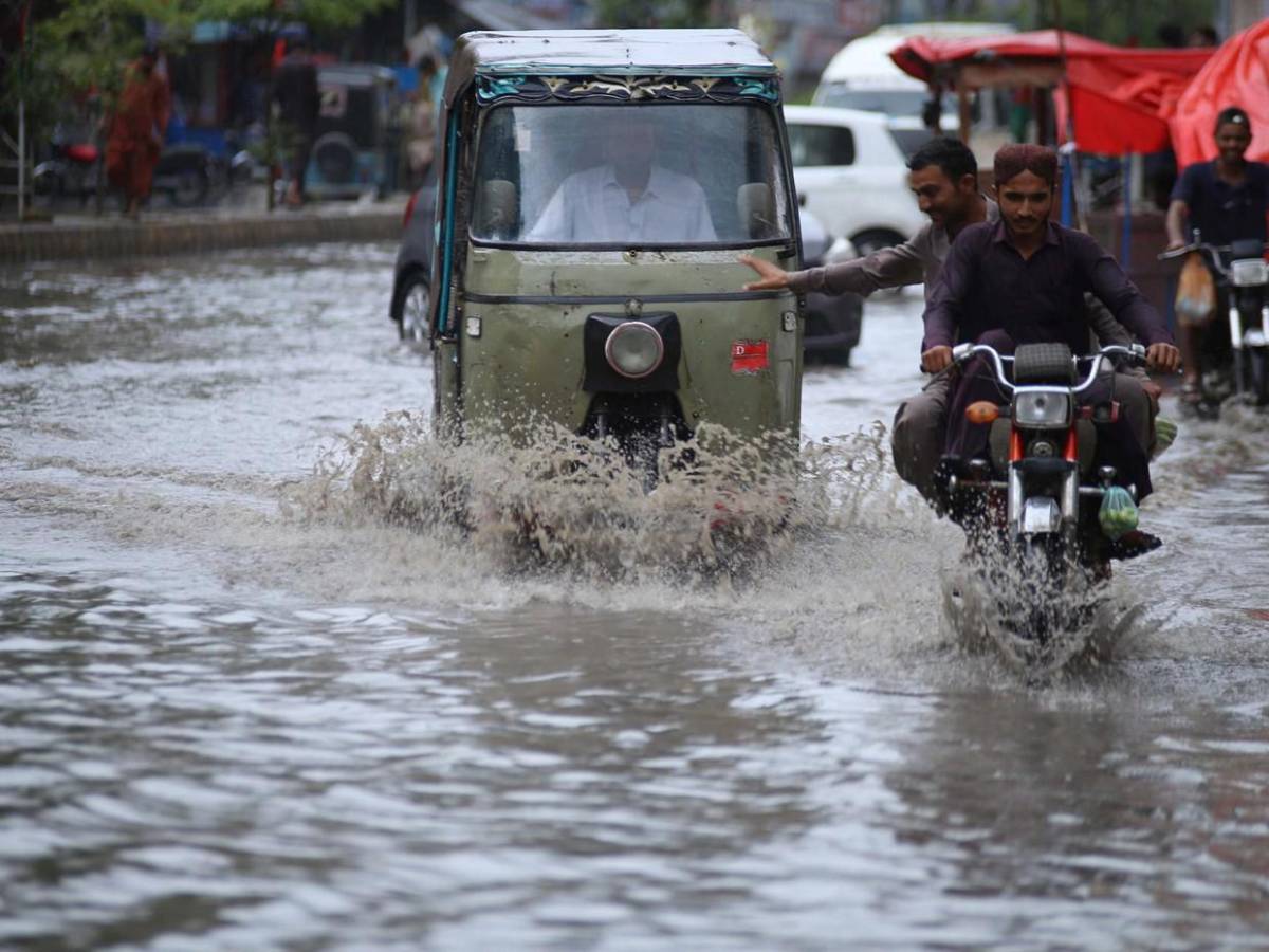Desviaron dos ríos: Pakistán sacrifica 51 aldeas para salvar a ciudad de una superinundación