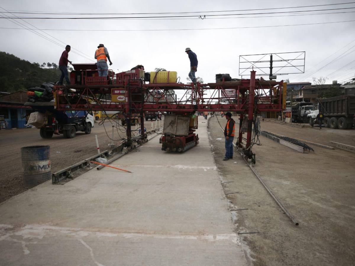 Un carril habilitado y fundición, así avanzan trabajos en salida a Danlí