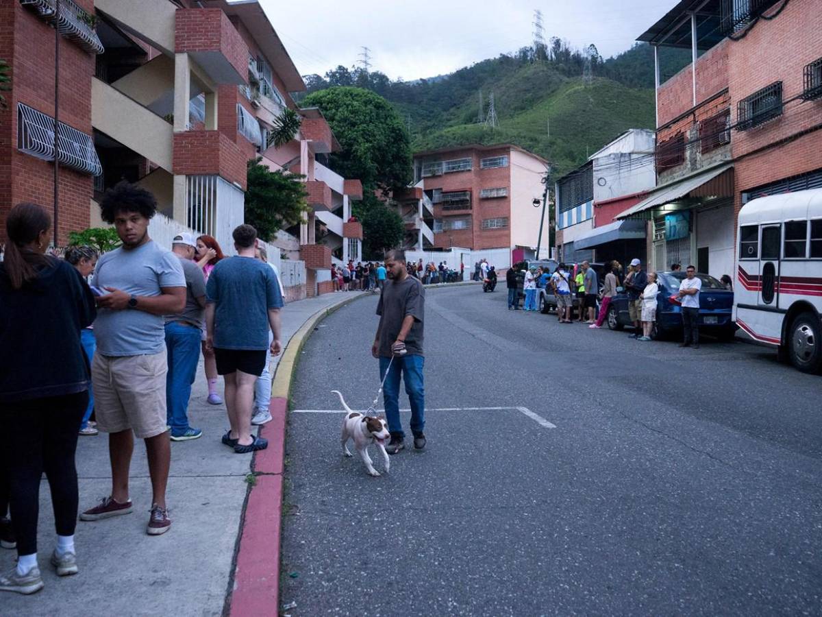 Pánico en calles de Venezuela tras dos sismos en menos de un minuto