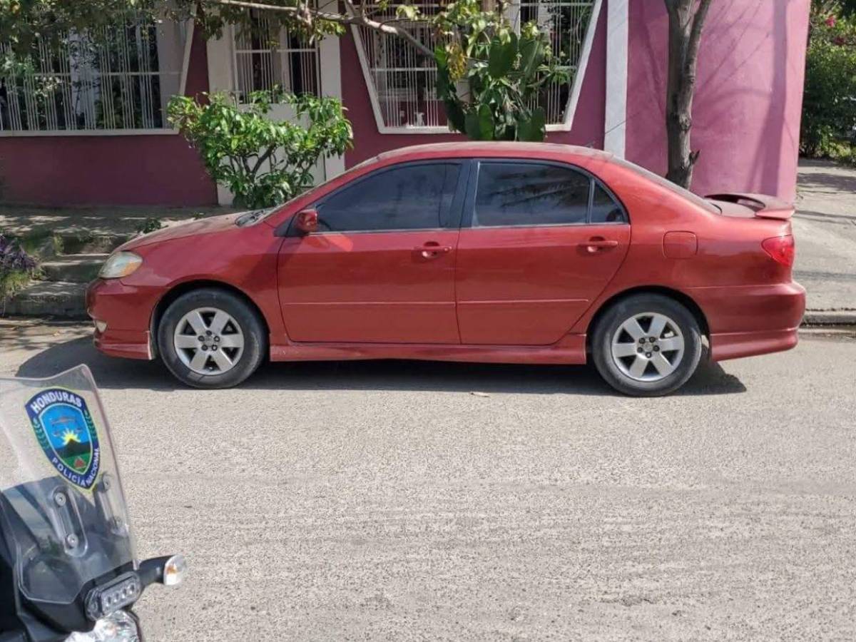 Su esposa se desmayó al encontrarlo: Muerte de taxista VIP en SPS y le dejan un rótulo