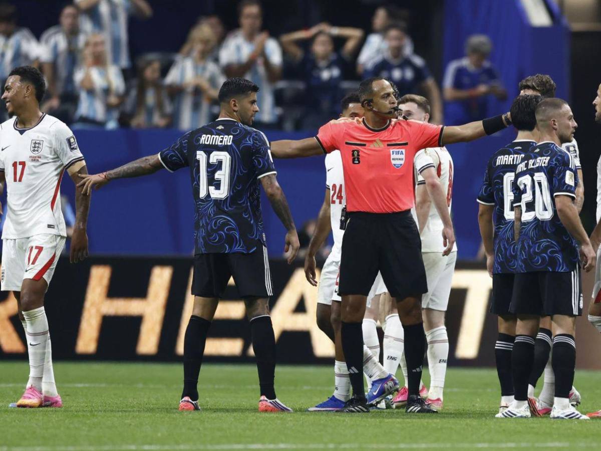 Polémica en la previa: el irrespeto de la afición de Argentina al himno de Inglaterra