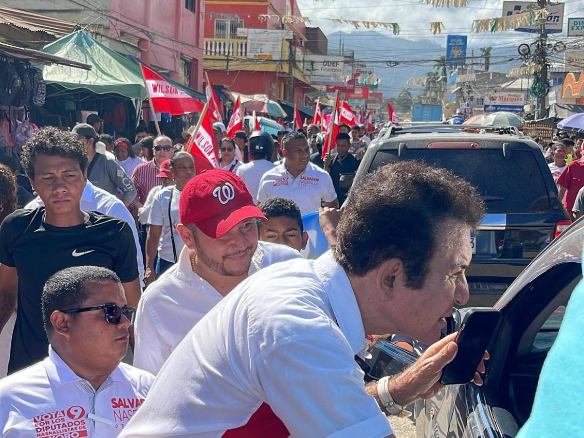 Salvador Nasralla realiza caminata en Yoro para fortalecer su candidatura