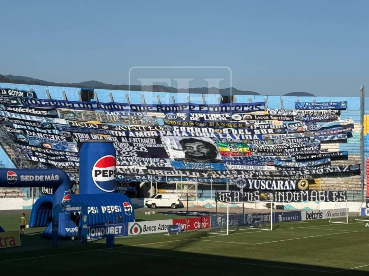 Polémico recibimiento a exjugador de Motagua, bellas chicas y show de la Revo ante Marathón