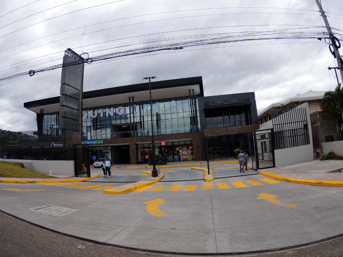 Plazas comerciales activan la economía de la capital