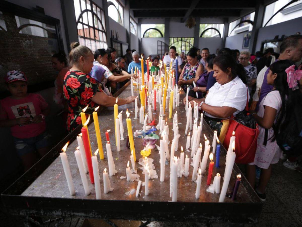 Fe y devoción: la Virgen de Suyapa reúne a miles en su aniversario Fe y devoción: la Virgen de Suyapa reúne a miles en su aniversario