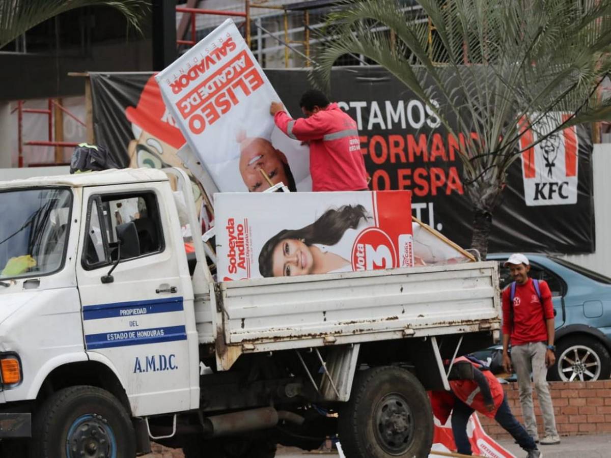 Despejan la capital de la propaganda política tras elecciones primarias