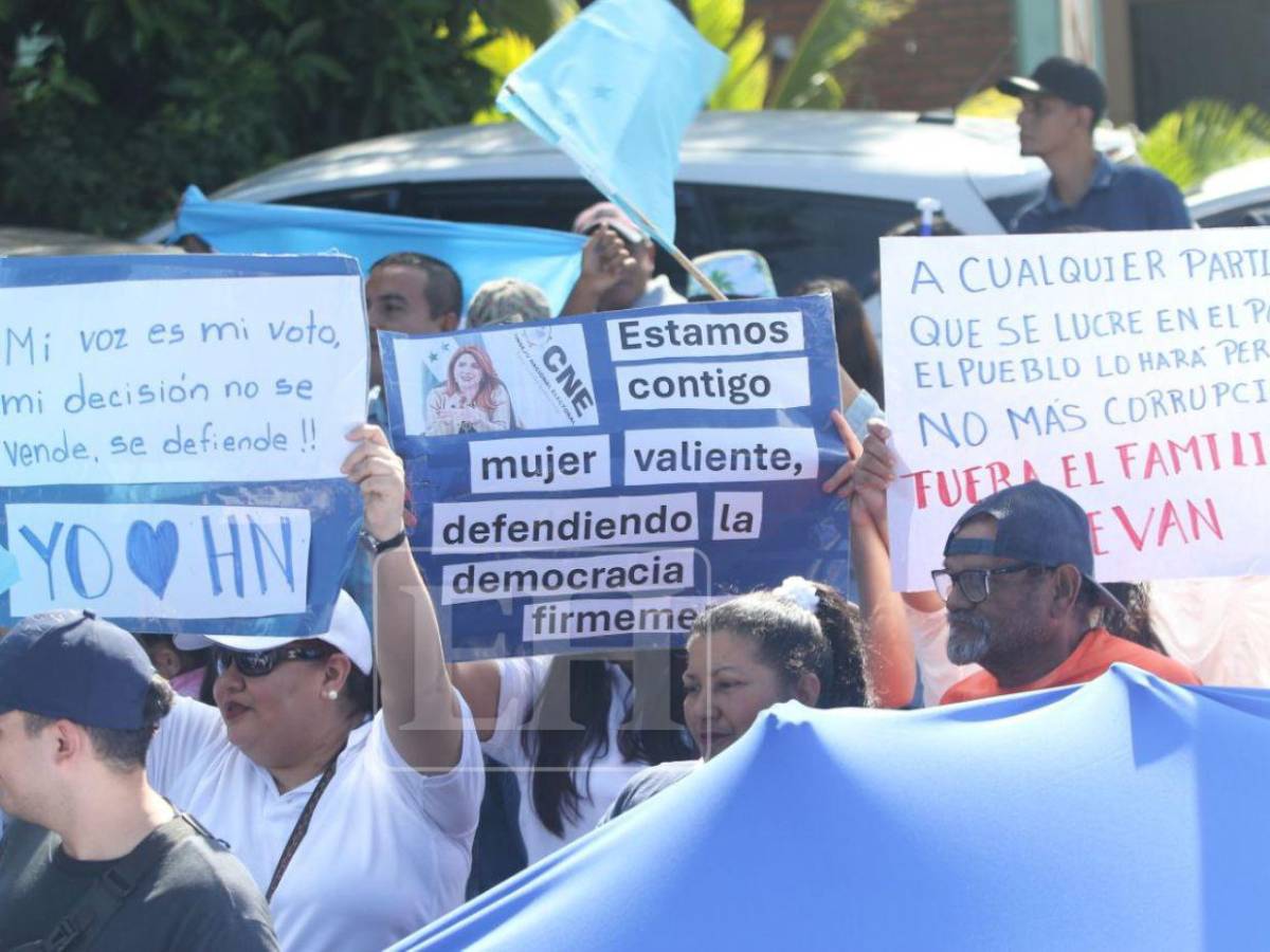 Las mejores 14 fotos de la movilización del Partido Nacional en Tegucigalpa