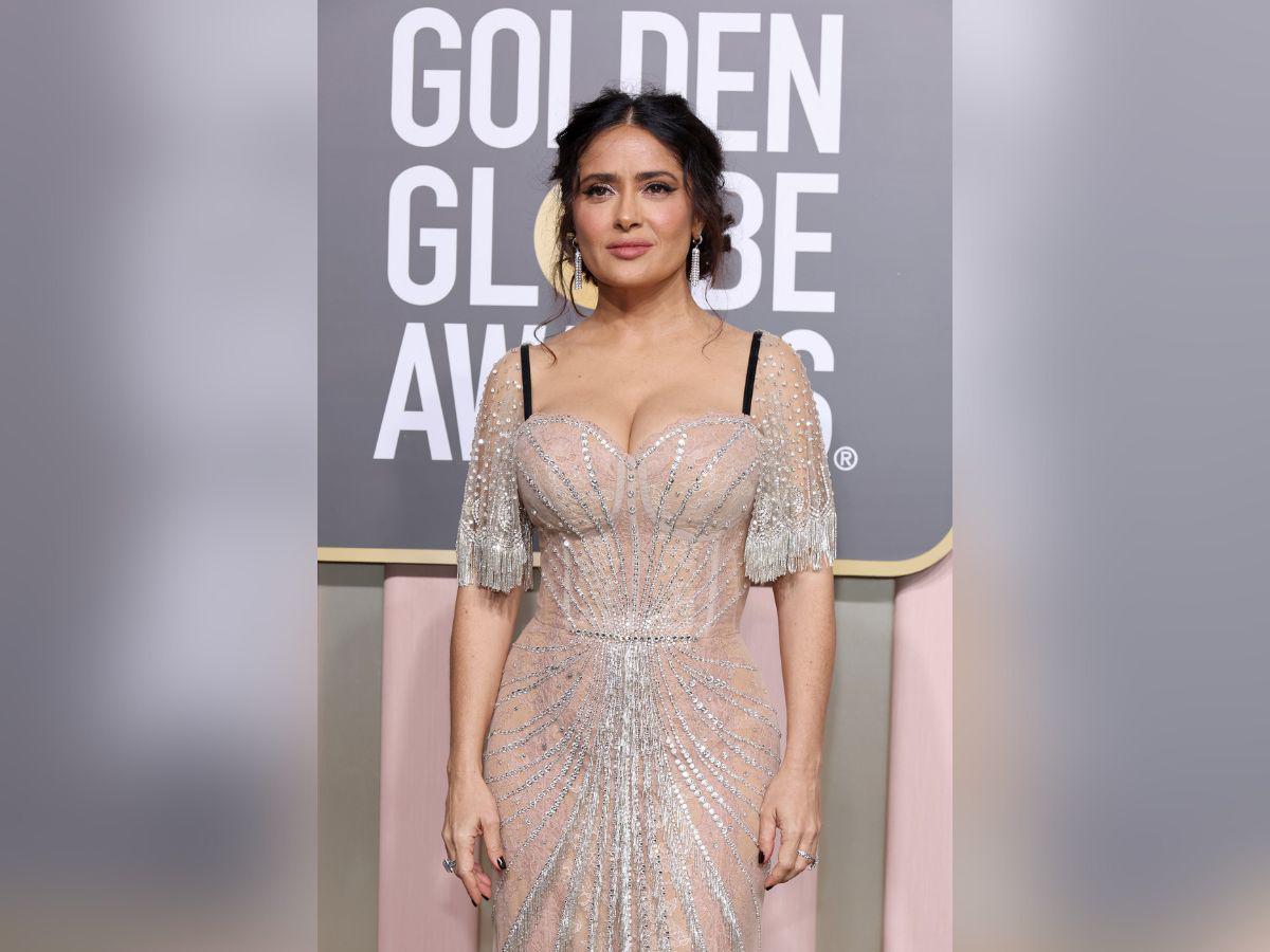 El infartante look de Salma Hayek en los Globos de Oro 2023