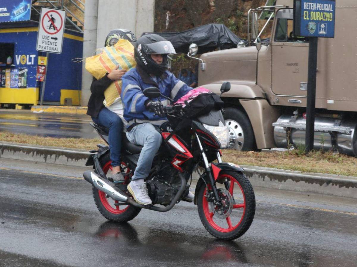 Largas filas en salida al norte por salida de últimos  vacacionistas