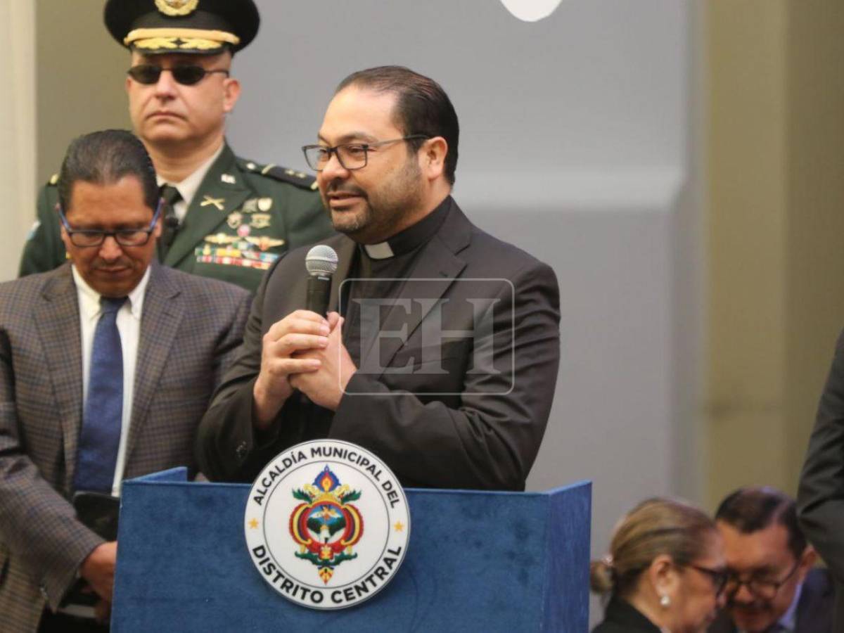 Lo que no se vio de la juramentación de Juan Diego Zelaya y los nuevos regidores de la capital