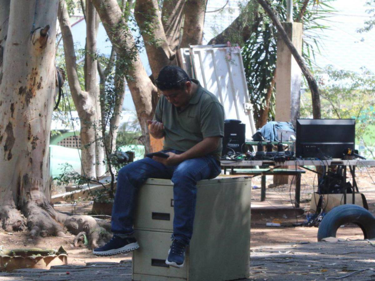 ¡Sin maletas electorales! Retraso en entrega de material mantiene en vilo a la población