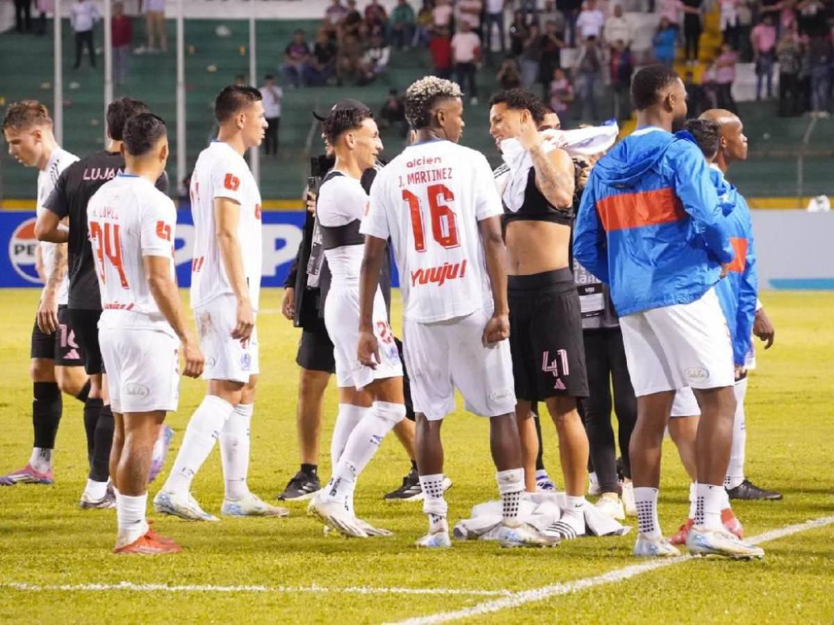Jugadores del Olimpia que pudieron tomarse foto con Messi en Honduras: Uno sorprendió Jugadores del Olimpia que pudieron tomarse foto con Messi en Honduras: Uno sorprendió