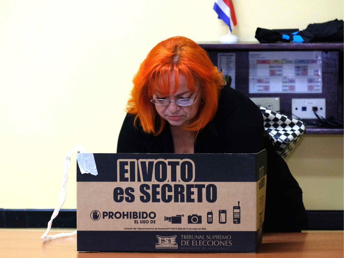 Con normalidad y sin incidentes: así avanzan las elecciones en Costa Rica