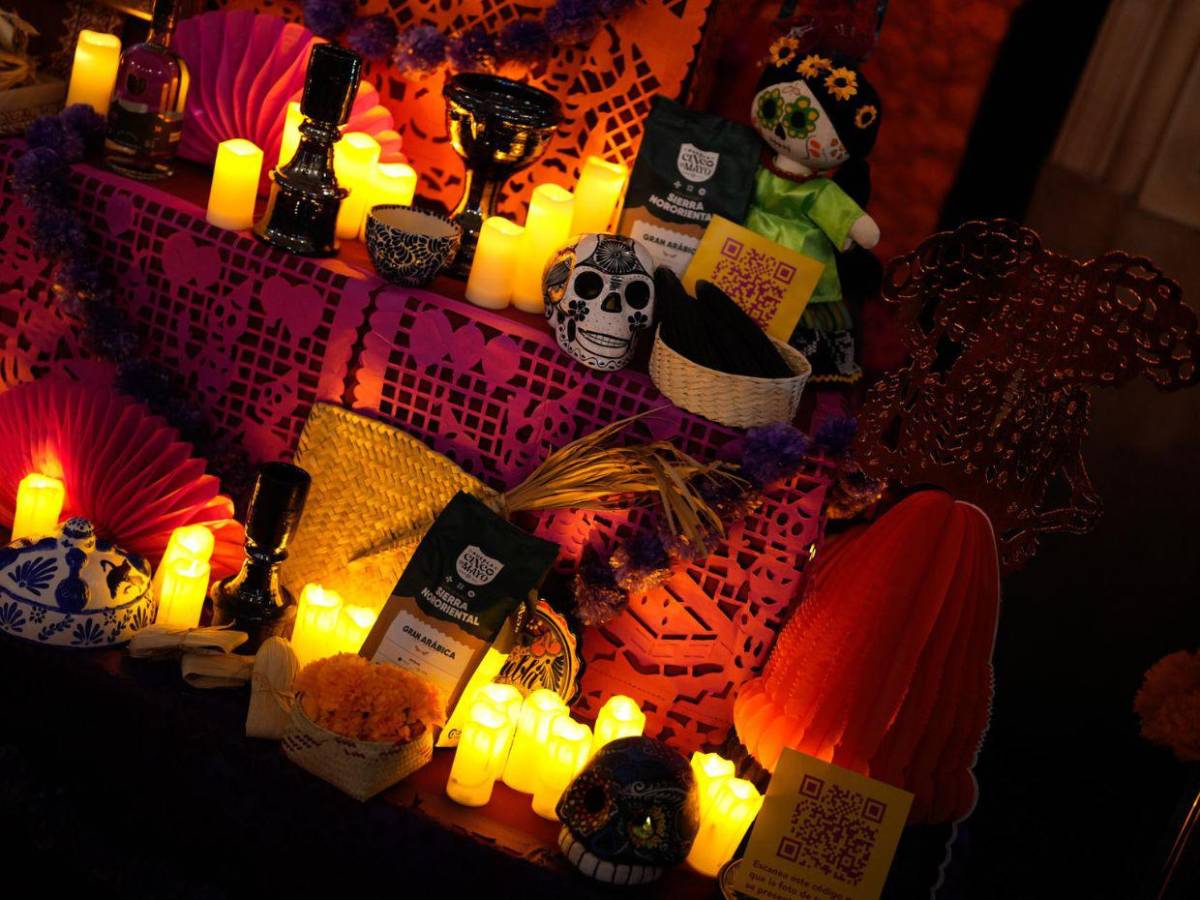 Altares, catrinas y fotos de recuerdo: preparativos en México para el Día de Muertos