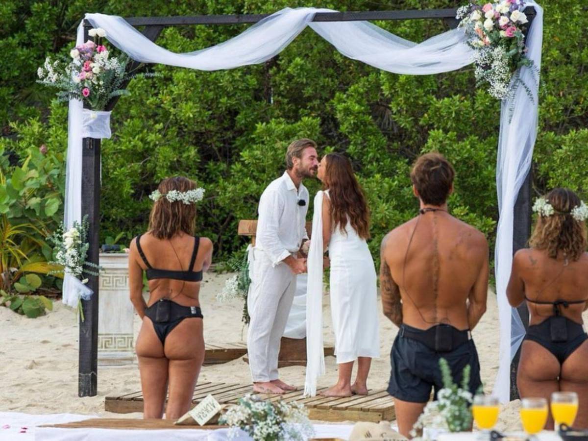 Solo 4 invitados y una condición: Así fue la boda de Marta Peñate y Tony Spina en Cayos Cochinos