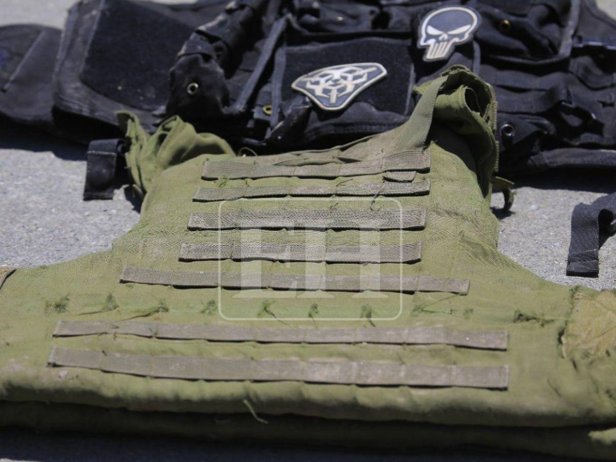 Armas, drogas e indumentaria policial: lo que decomisaron a líder de “La Kleivona”