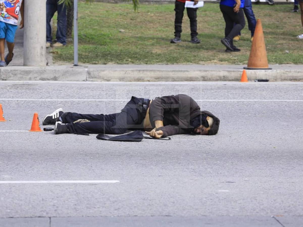 Dueño de moto robada alcanza a asaltantes y les dispara cuando cometían otro robo en SPS
