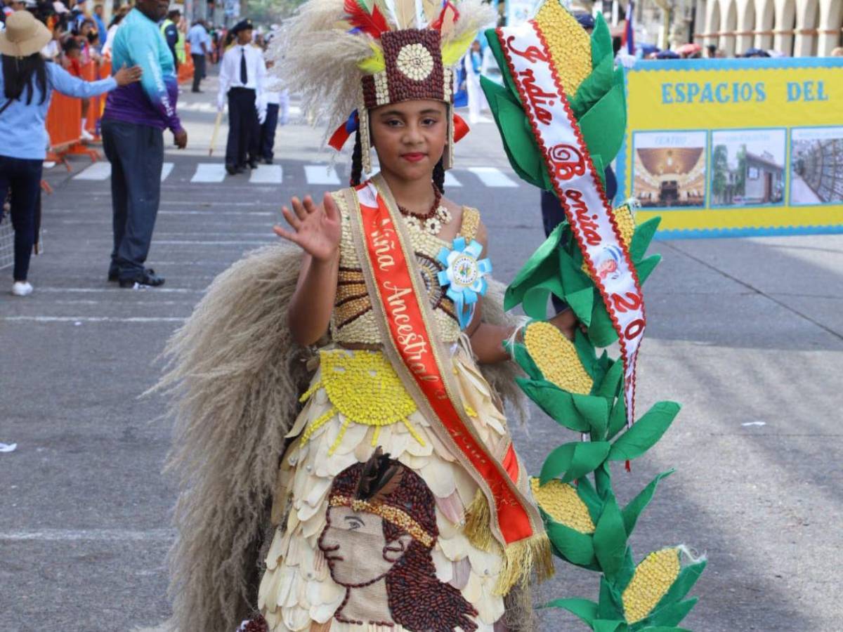 Vibrantes colores, ritmo y bailes: así vive La Ceiba las fiestas patrias