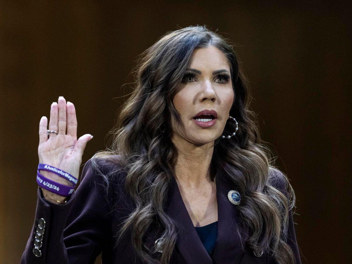 ¿Quién es Kristi Noem, la exsecretaria de Seguridad Nacional destituida por Trump?