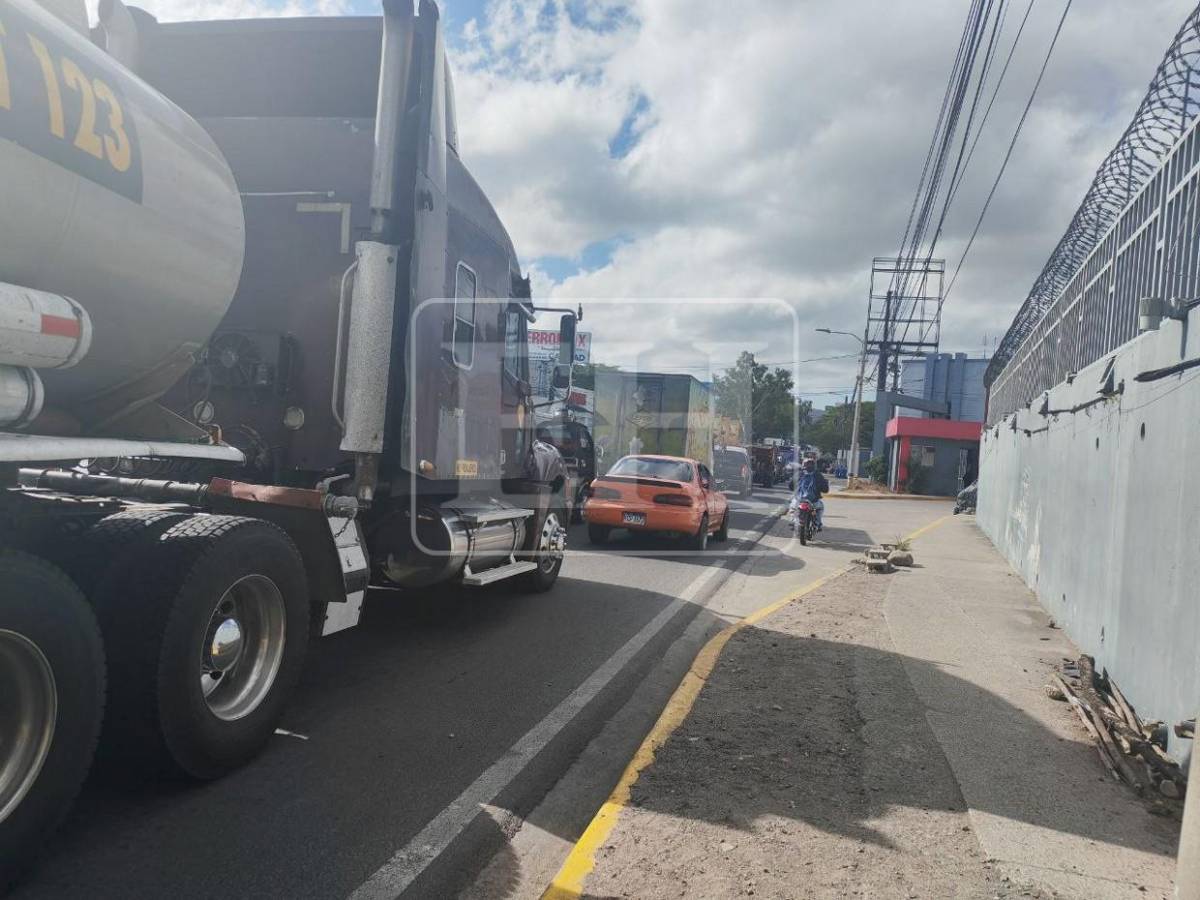 Largas filas por colisión en salida al sur esta mañana en la capital