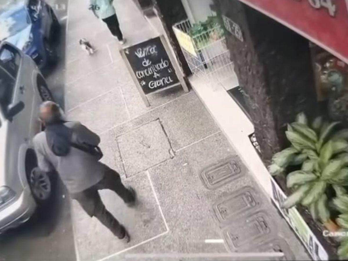 Se negó a darle una moneda y recibió una herida en el cuello: indigente asesinó a un joven en Colombia