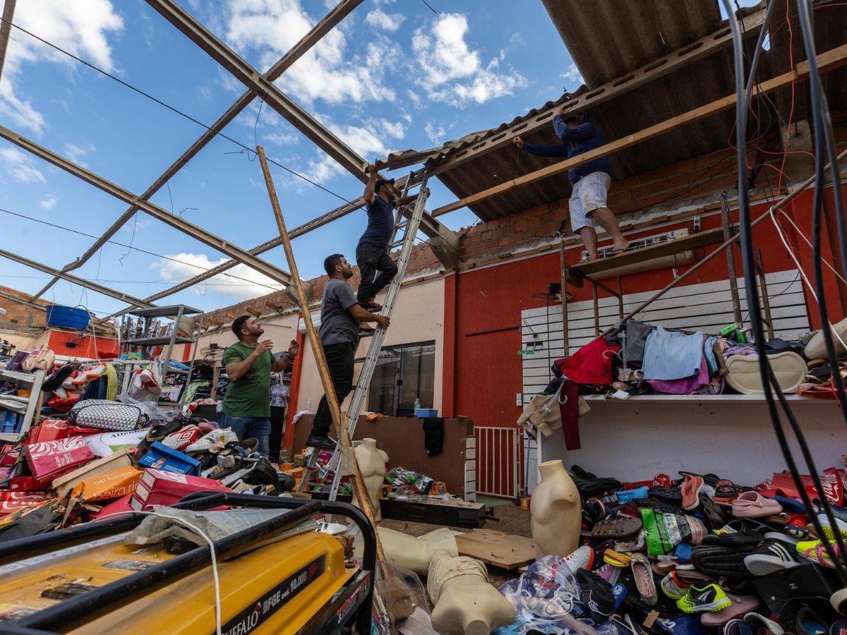 Las desgarradoras imágenes del tornado que arrasó Brasil: Más de 700 heridos y seis muertos