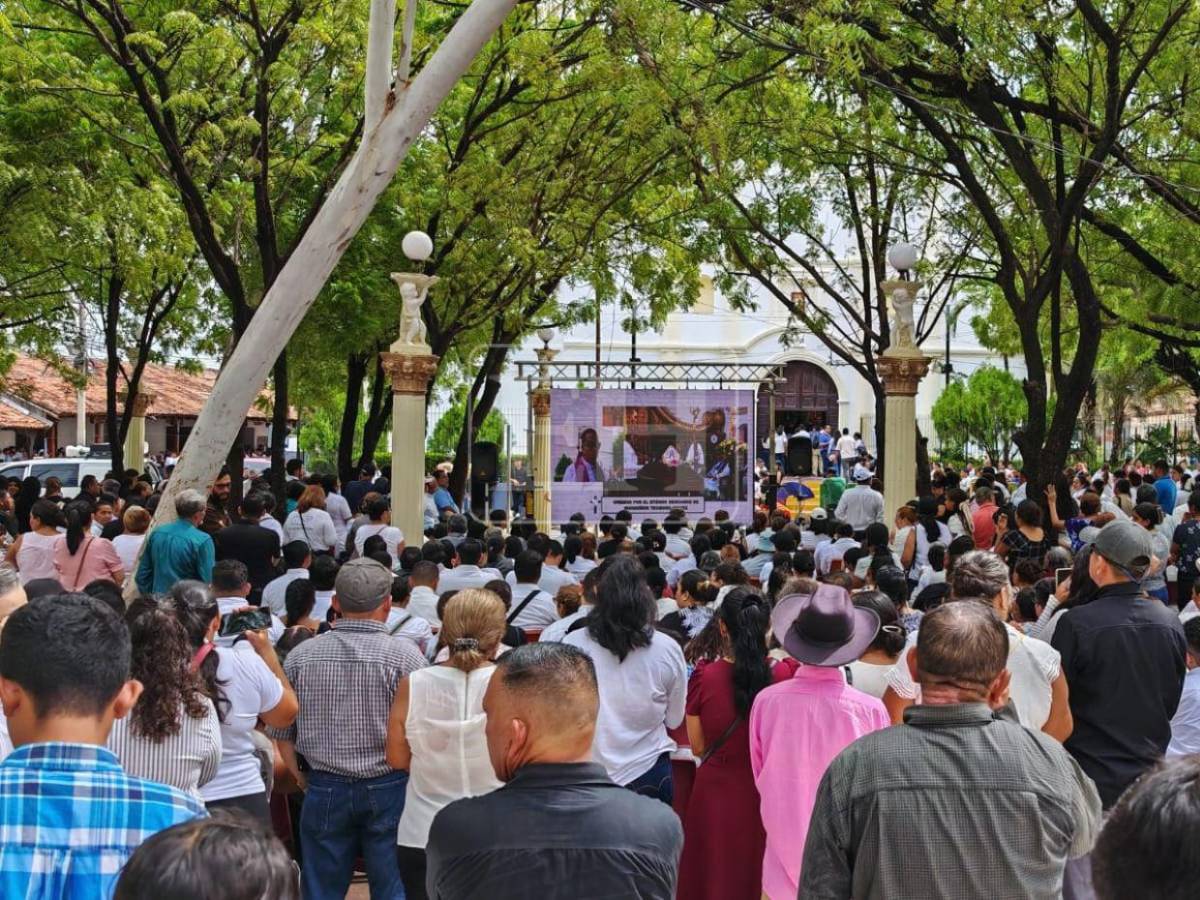 Choluteca da su último adiós a monseñor Teodoro Gómez en misa de exequias