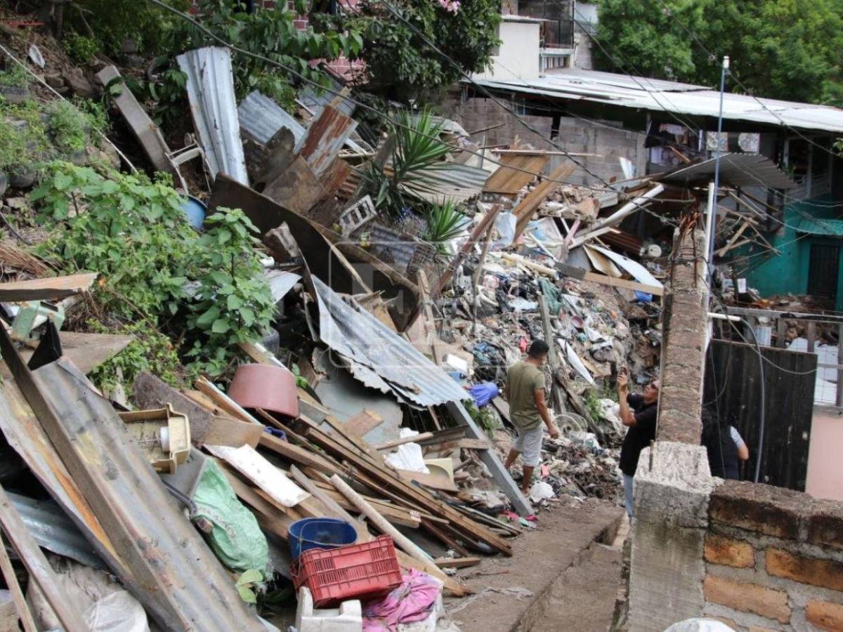Damnificados de la Villa Unión se refugian en albergue tras deslizamientos