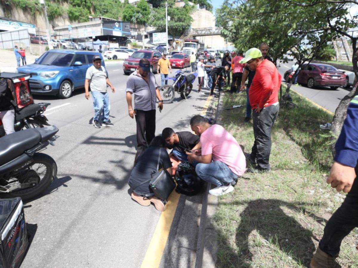 Hombre no usó puente peatonal y provocó la muerte de motociclista: así fue el accidente en el anillo periférico
