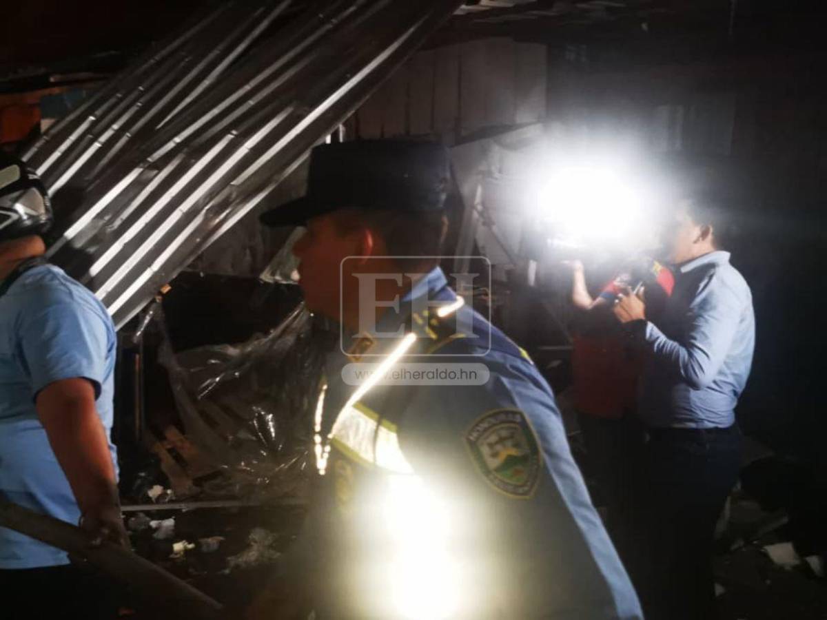 Millonarias pérdidas en Mercado Medina de SPS: Entre 60 a 100 puestos se quemaron