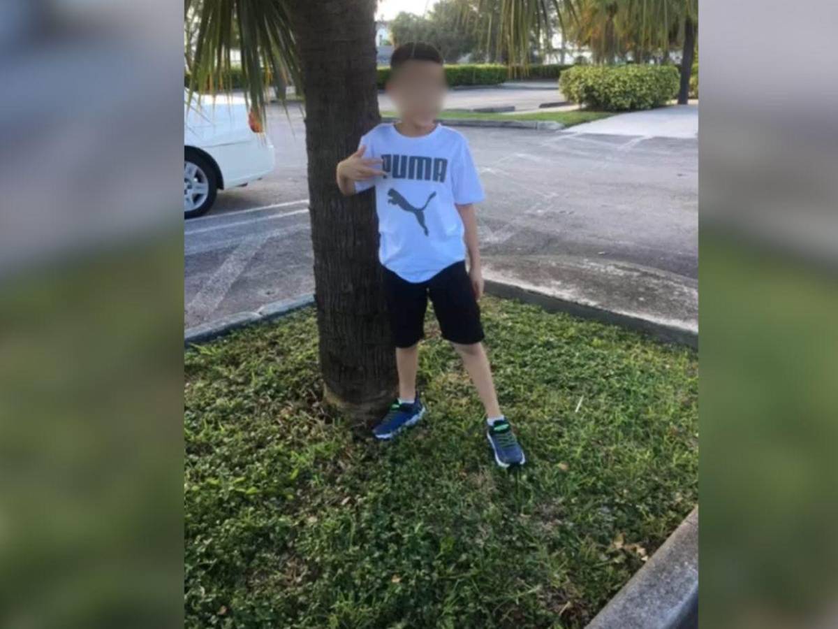 Niño hondureño muere en Miami asfixiado en un tobogán de un parque público