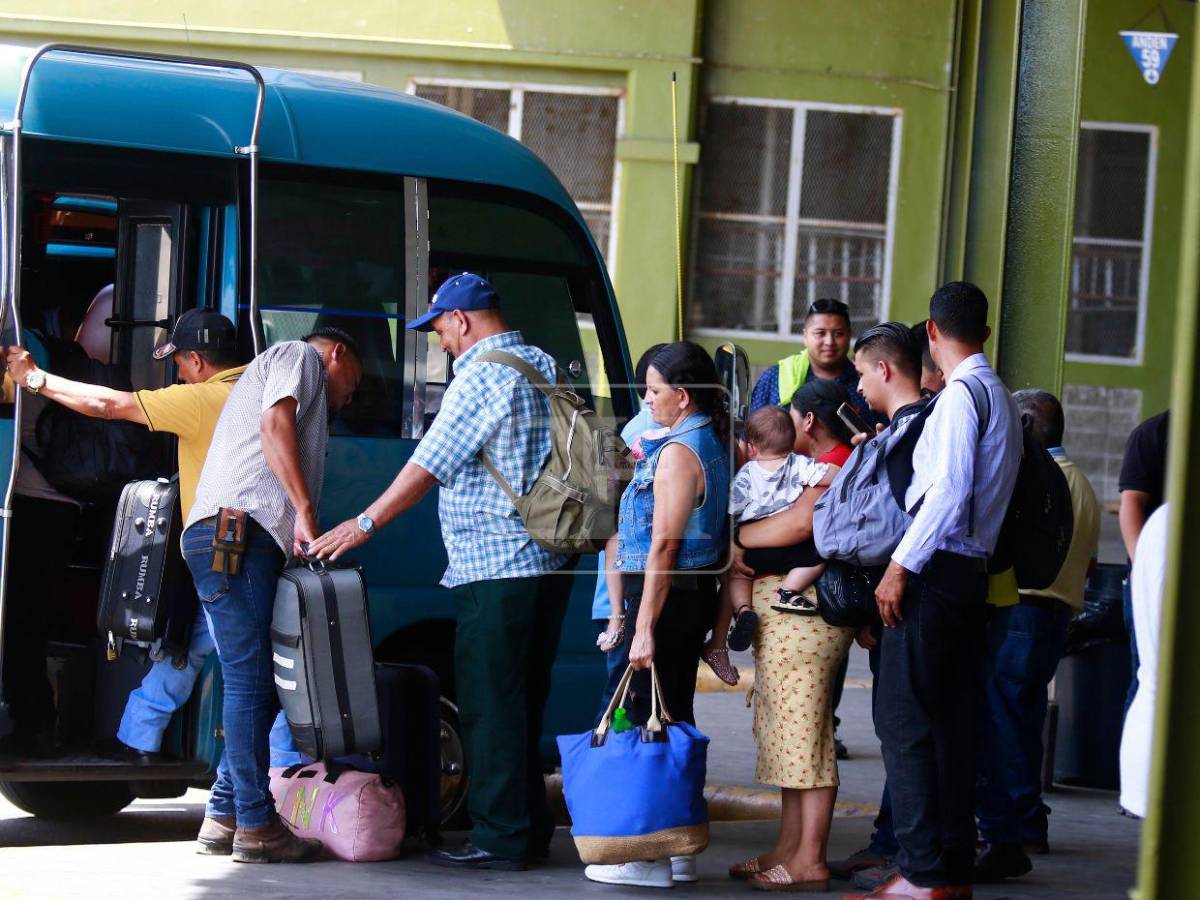 Sampedranos abarrotan la Gran Central Metropolitana por el Feriado Morazánico