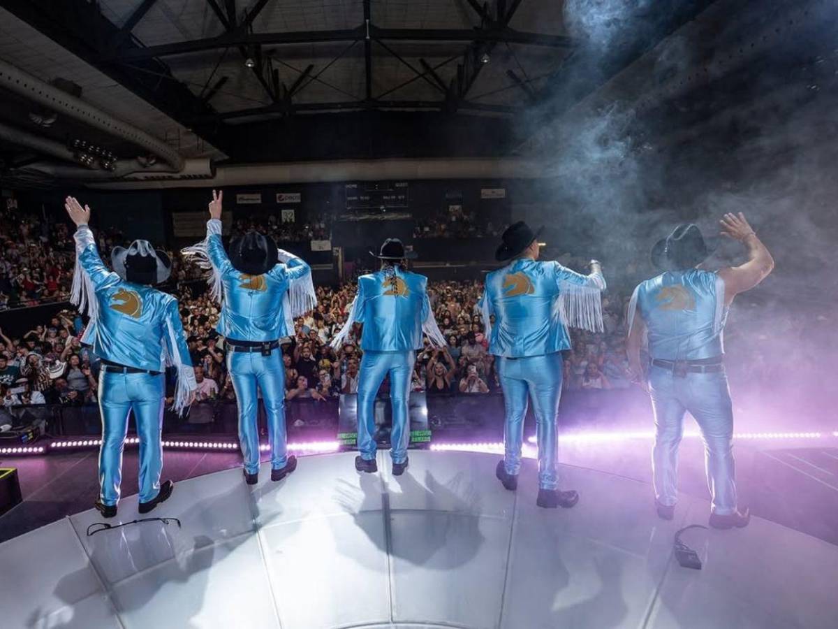 De Adoro a Libros tontos: El setlist oficial del concierto de Bronco en Honduras