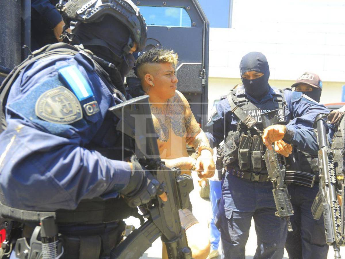 Supuesto líder de “La Kleivona” llega herido a la DPI y niega ser delincuente