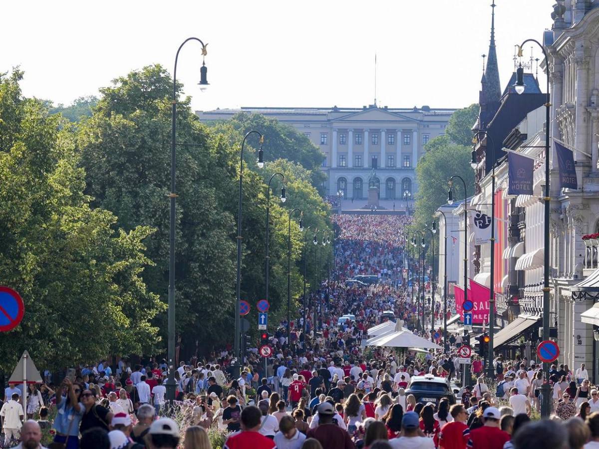 Oslo se rinde ante Haaland: así fue el emotivo recibimiento a la selección de Noruega