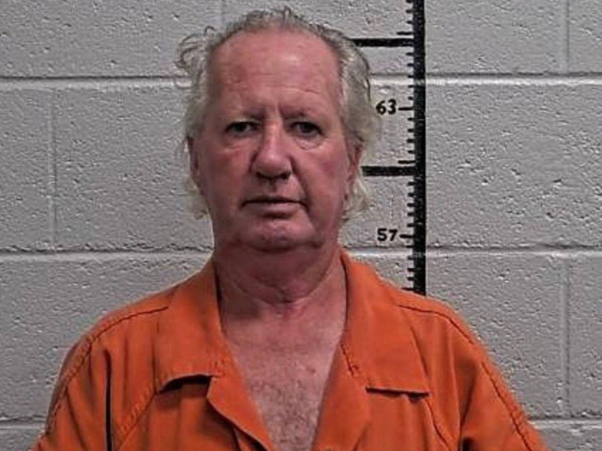 Madre fue asesinada por su propio hijo mientras su esposo observaba en Tennessee; ambos la incineraron