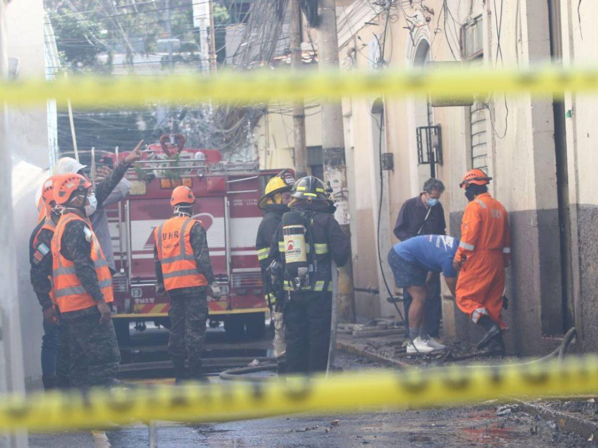 Histórico Chinda Díaz queda en escombros tras voraz incendio en el centro de la capital