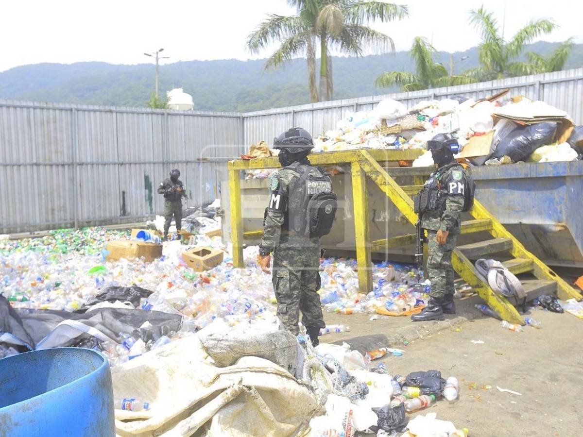 Encuentran droga oculta entre la basura de la Gran Central Metropolitana