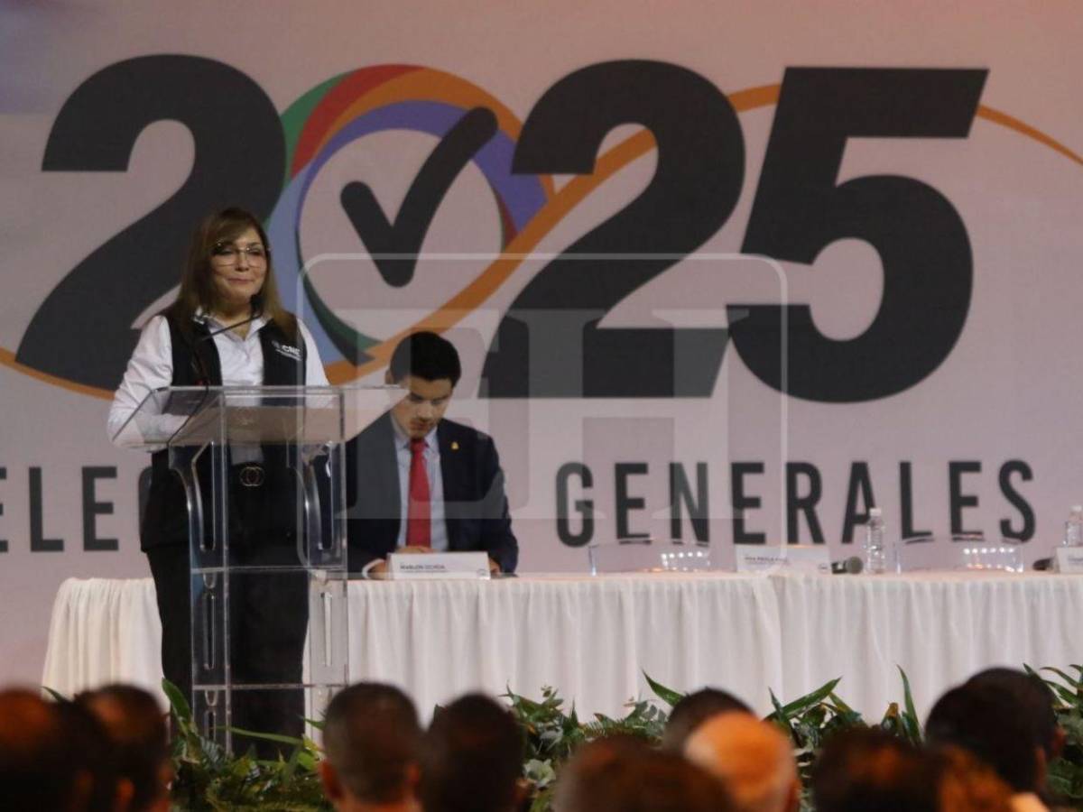 Con la ausencia de Cossette López y la presencia de la MOE-OEA, dan apertura a las elecciones generales