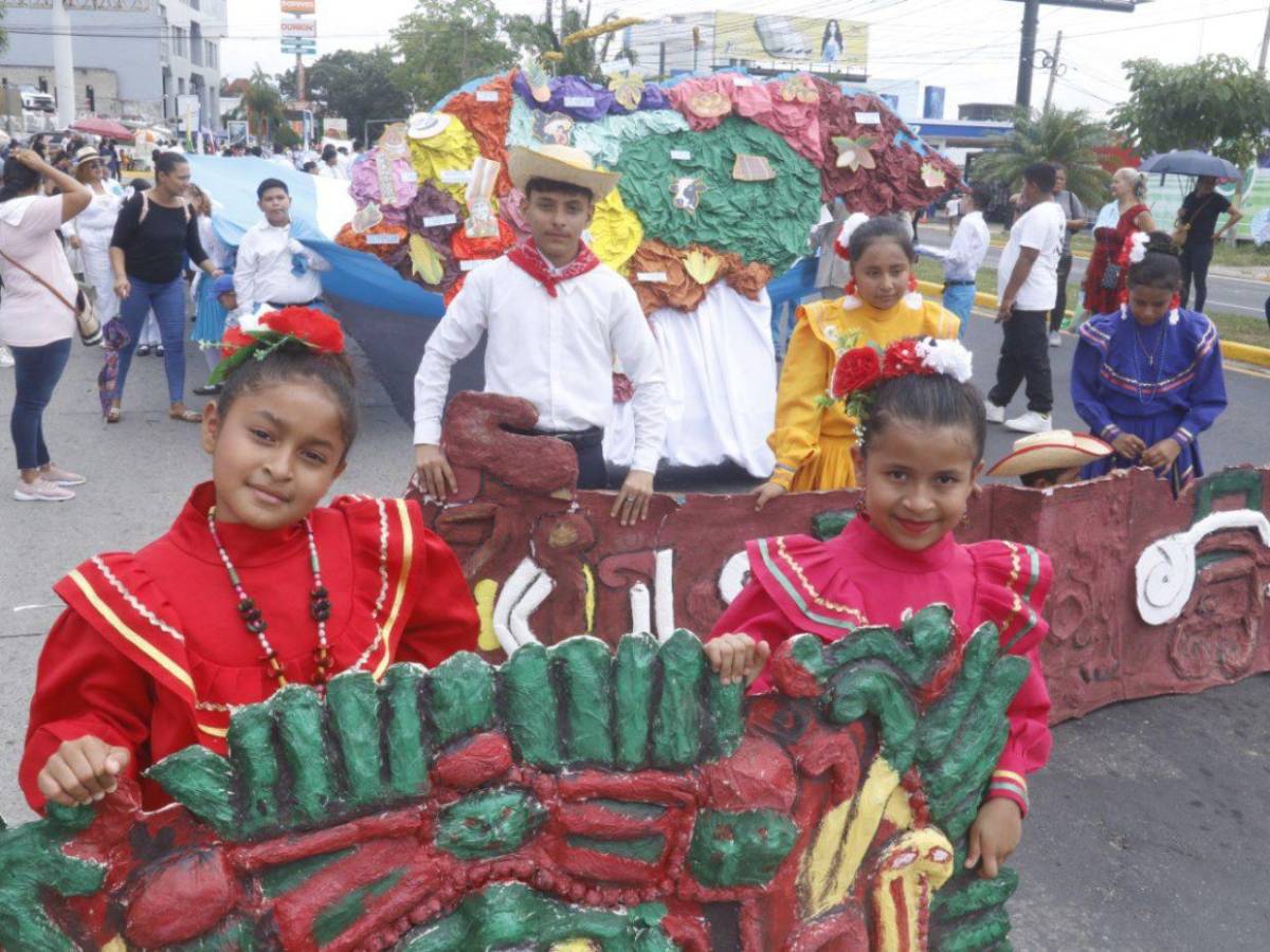 Los mejores trajes de los desfiles patrios de las escuelas en San Pedro Sula