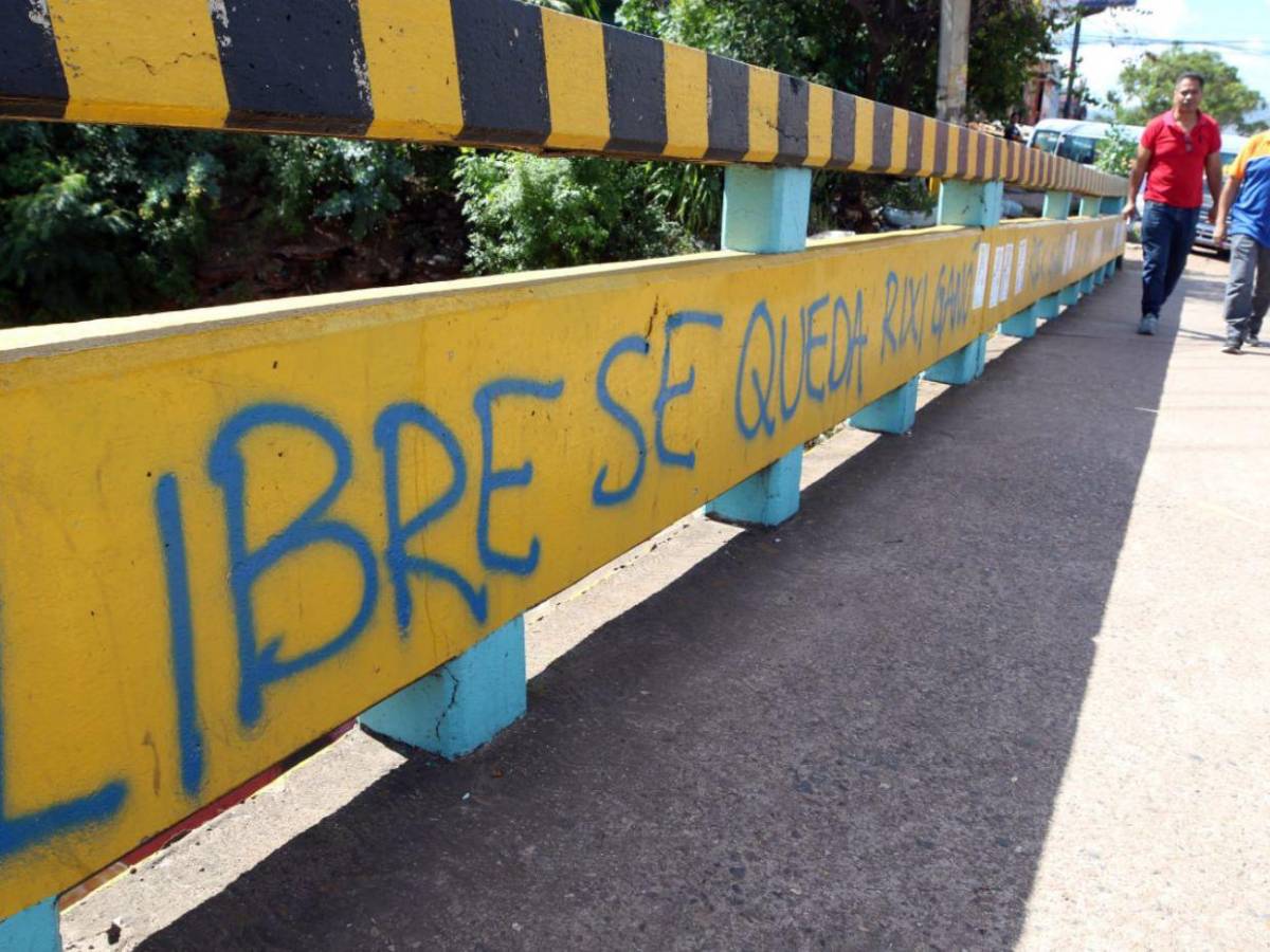 “Regresar a la narcodictadura, ¡jamás!”: invaden la capital con grafitis políticos previo a elecciones
