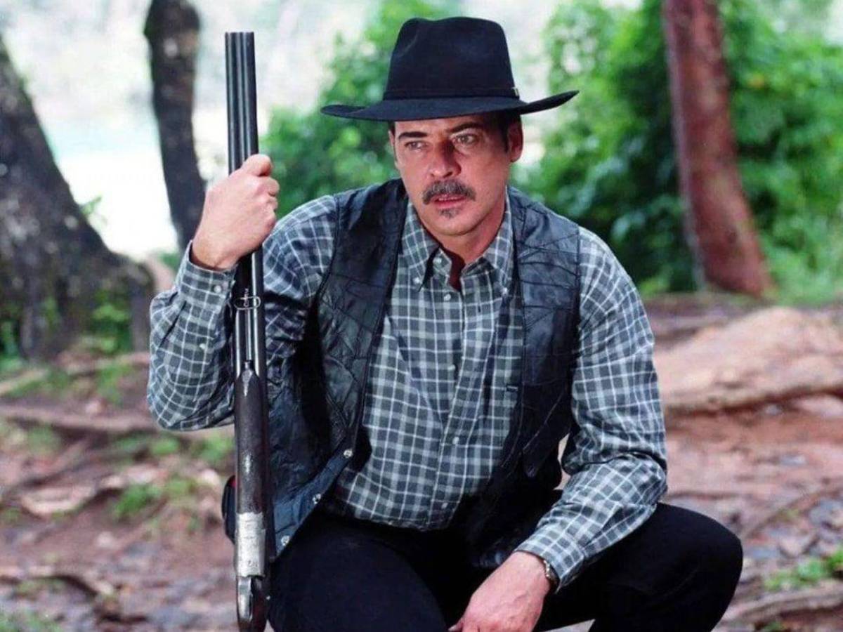 ¿Murió César Évora? Lo que se sabe sobre el rumor que circula en redes sociales