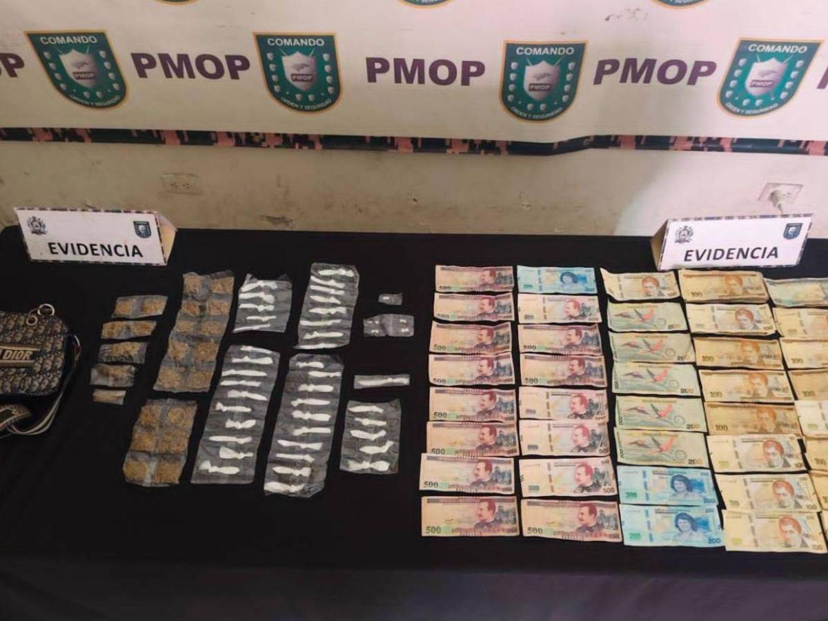 Capturan en SPS a La Chela con 67 envoltorios de supuesta droga y dinero en efectivo
